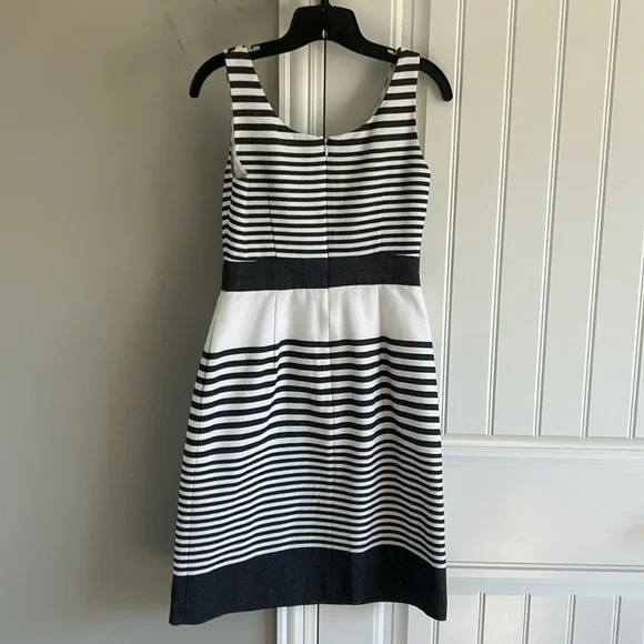 Banana Republic Sleeveless Dress Size 0 - Picture 2 of 3